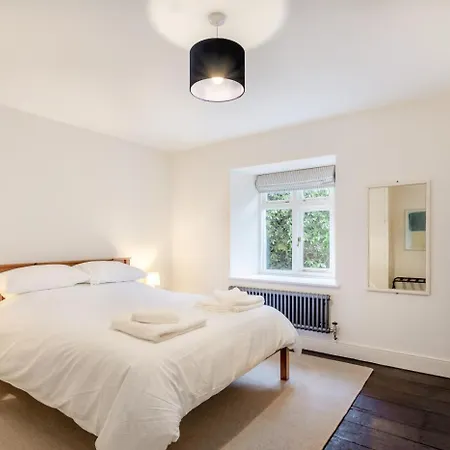 5 Bed In Oc-b32731 *